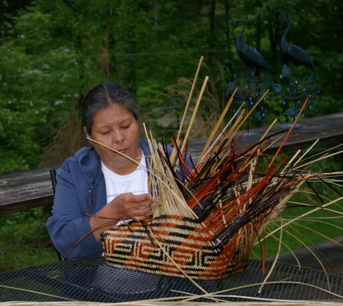 Mary Thompson making a USA doubleweave basket