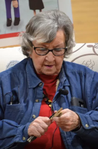 Minnie Adkins carving